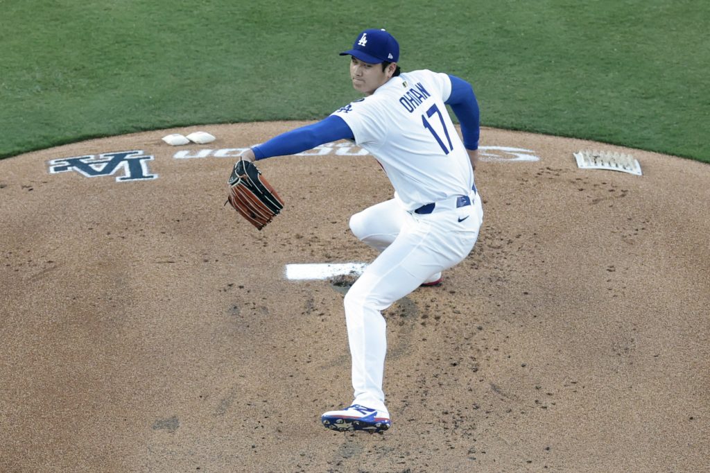 Ohtani alcanza las 100 mph en su esperado regreso al montículo con los Dodgers