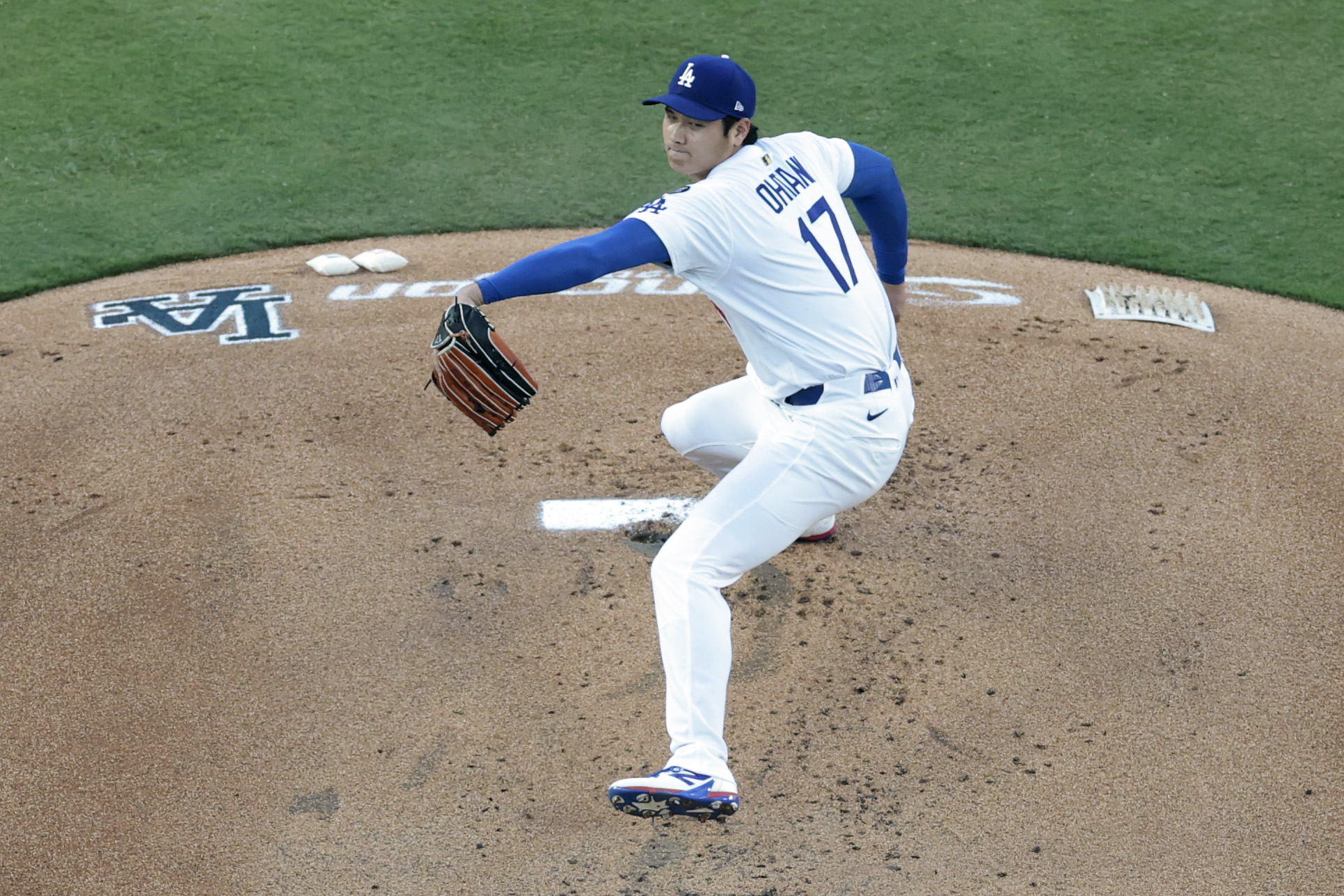 Ohtani alcanza las 100 mph en su esperado regreso al montículo con los Dodgers