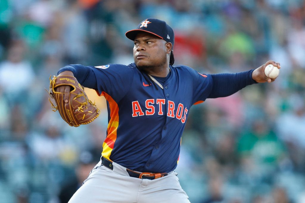 Con Framber Valdez intratable, los Astros se aferran a la cima de las Grandes Ligas
