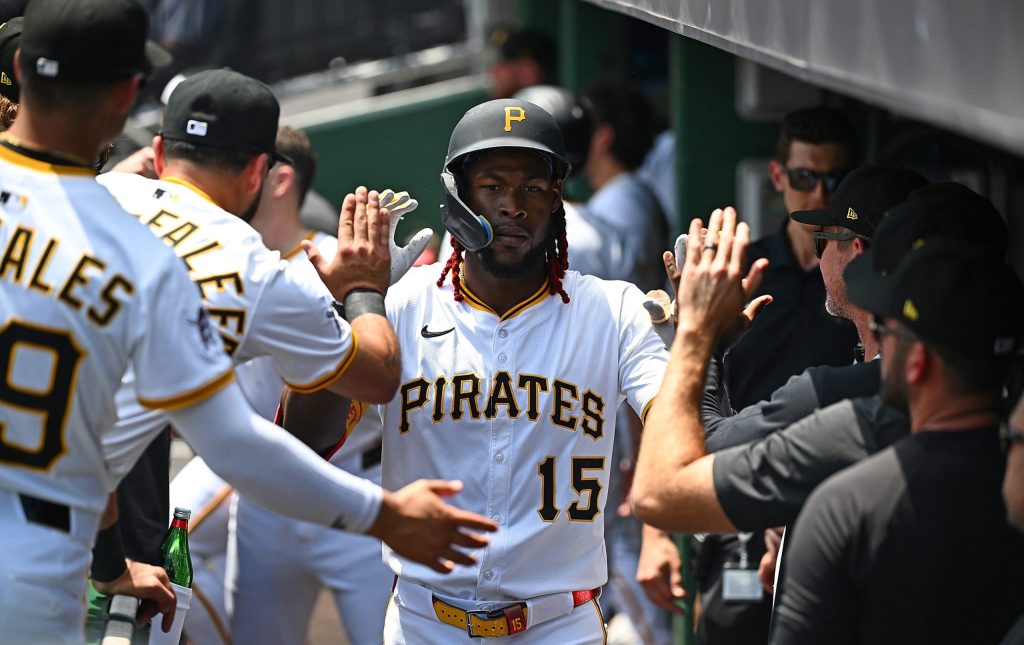 Oneil Cruz pega dos jonrones y lidera barrida de los Piratas sobre los Mets de Soto