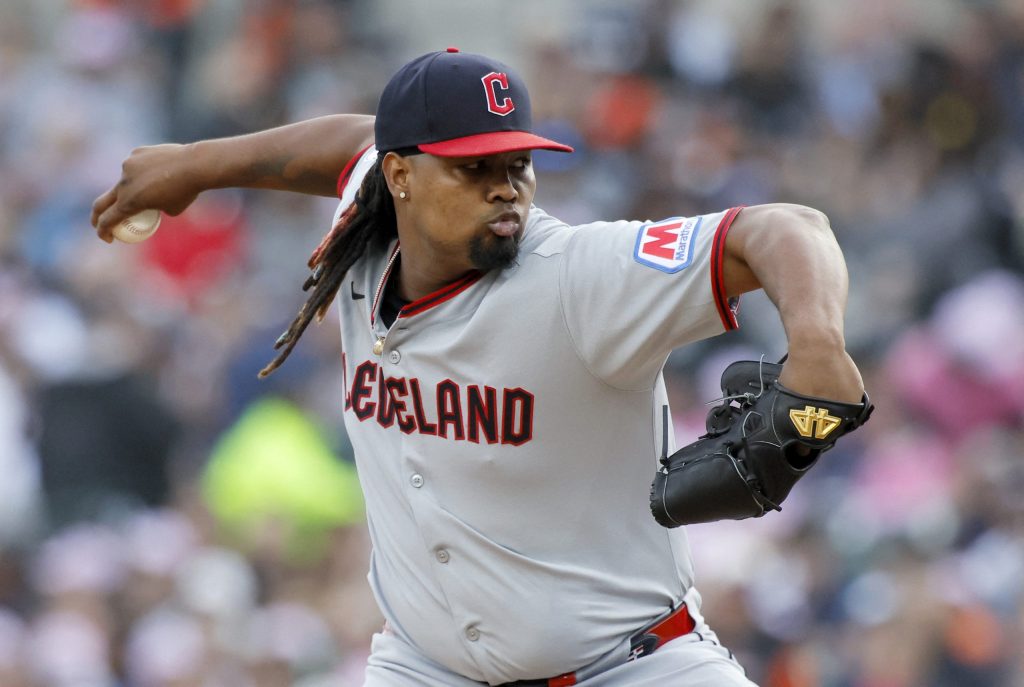 MLB pone en licencia al lanzador dominicano Luis Ortiz por posible vínculo con apuestas