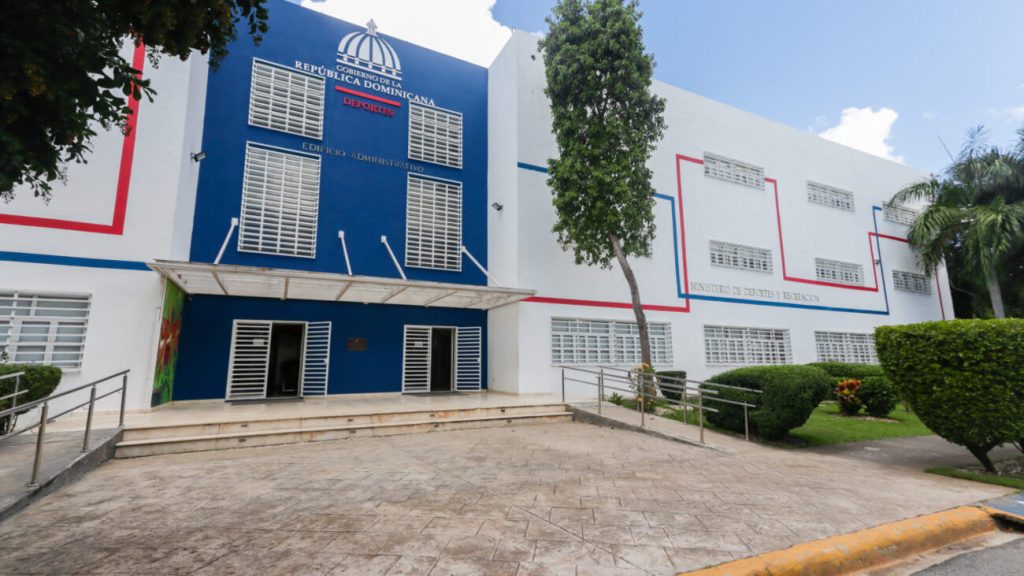 Gobierno anuncia inversión de 800 millones para construir 30 multiusos en el Gran Santo Domingo