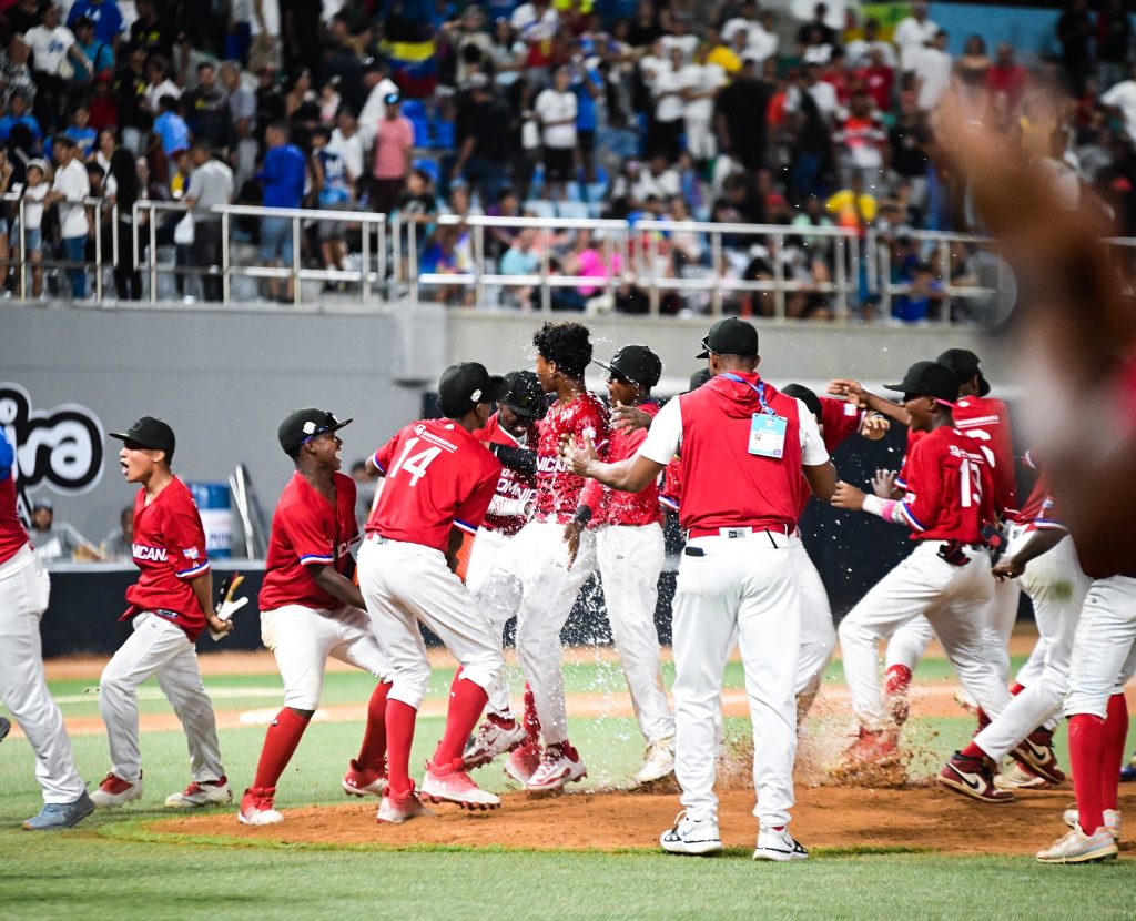 Con jonrón de Angelo Feliz, Dominicana retiene la corona de la Serie del Caribe Kids