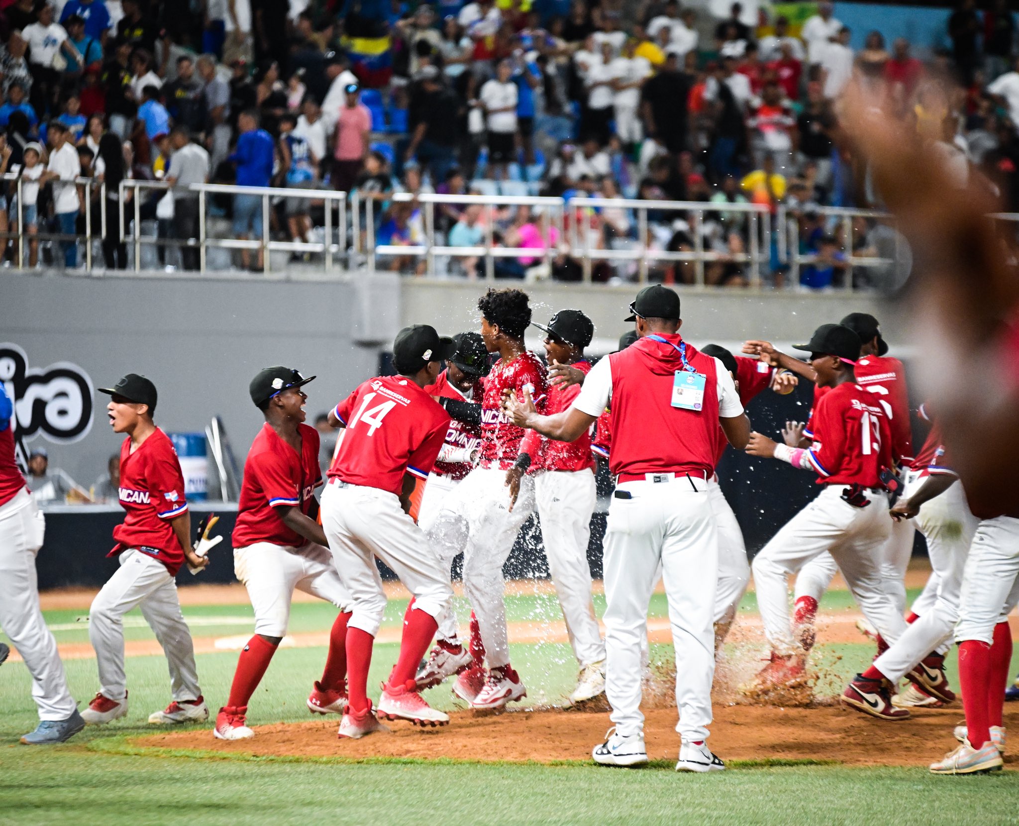 Con jonrón de Angelo Feliz, Dominicana retiene la corona de la Serie del Caribe Kids