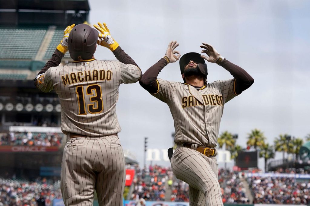 Los Padres de San Diego se aferran a zona de playoffs con Tatis y Machado liderando la ofensiva