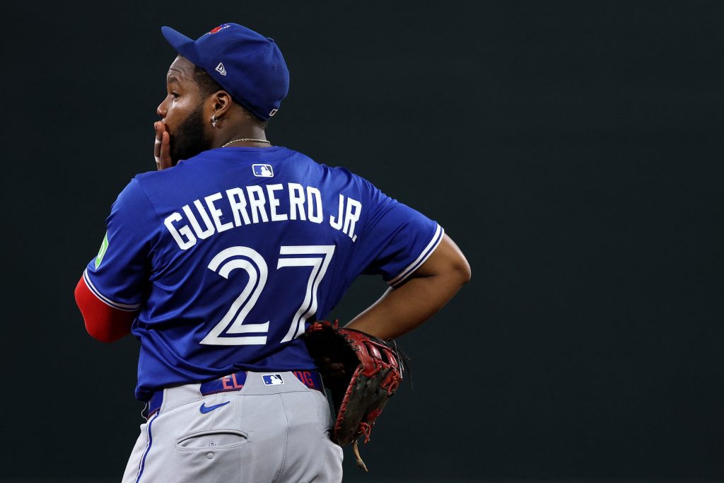 Vladimir Guerrero Jr. se someterá a resonancia por rigidez en el tendón de la corva
