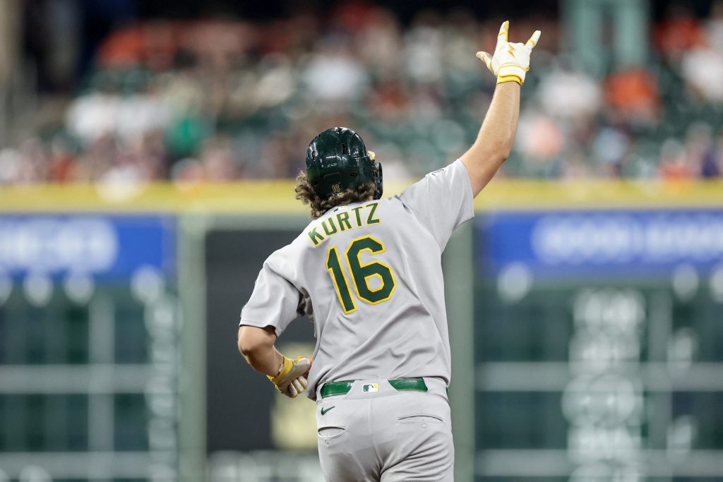 Novato de los Atléticos Nick Kurtz conecta Grand Slam de 493 pies, el batazo más largo del año