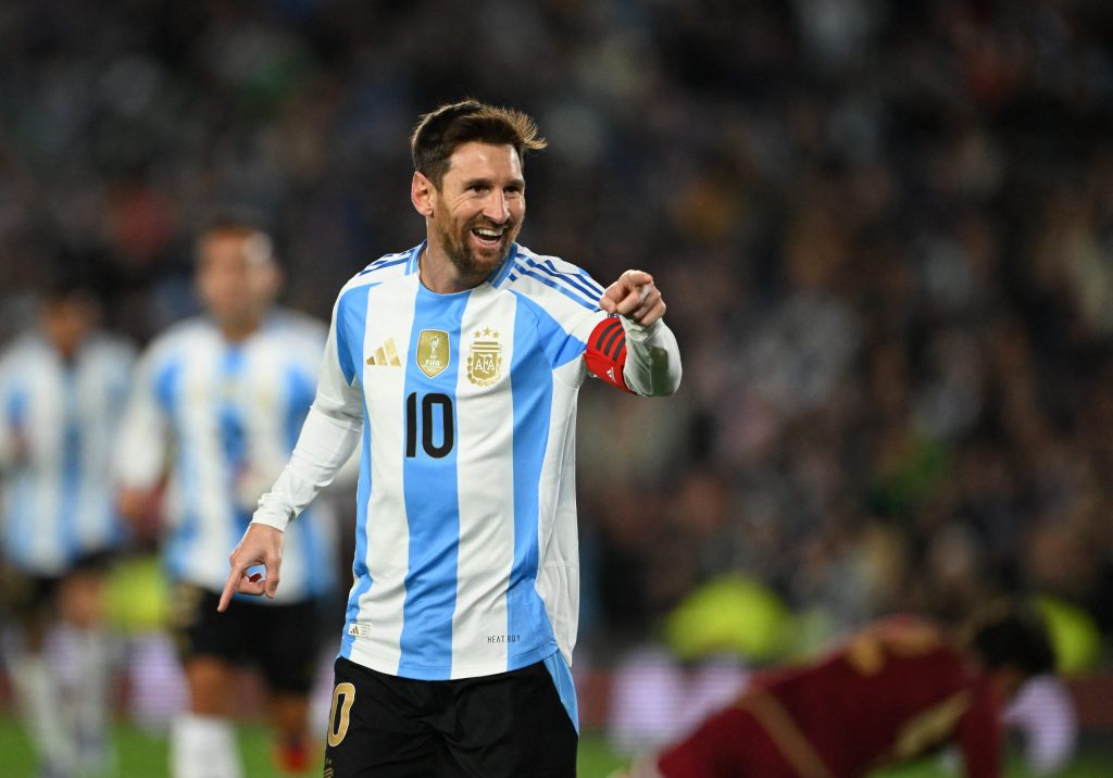 Entre lágrimas, Messi jugó su último partido oficial con Argentina ante su afición con goleada sobre Venezuela