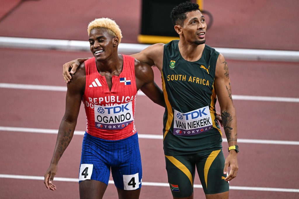 Alexander Ogando domina los 200 metros y asegura su pase a semifinales del Mundial