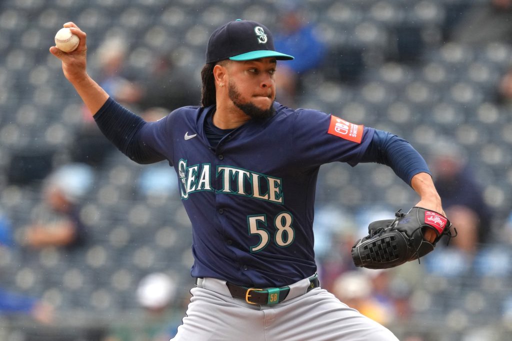 Luis Castillo domina a los Reales y prepara a Seattle para serie clave ante Houston