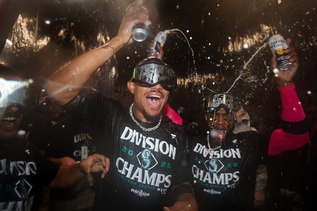 J-Rod y Polanco se suman a la fiesta con 2 jonrones y Seattle se corona en el Oeste de la L.A. tras 24 años