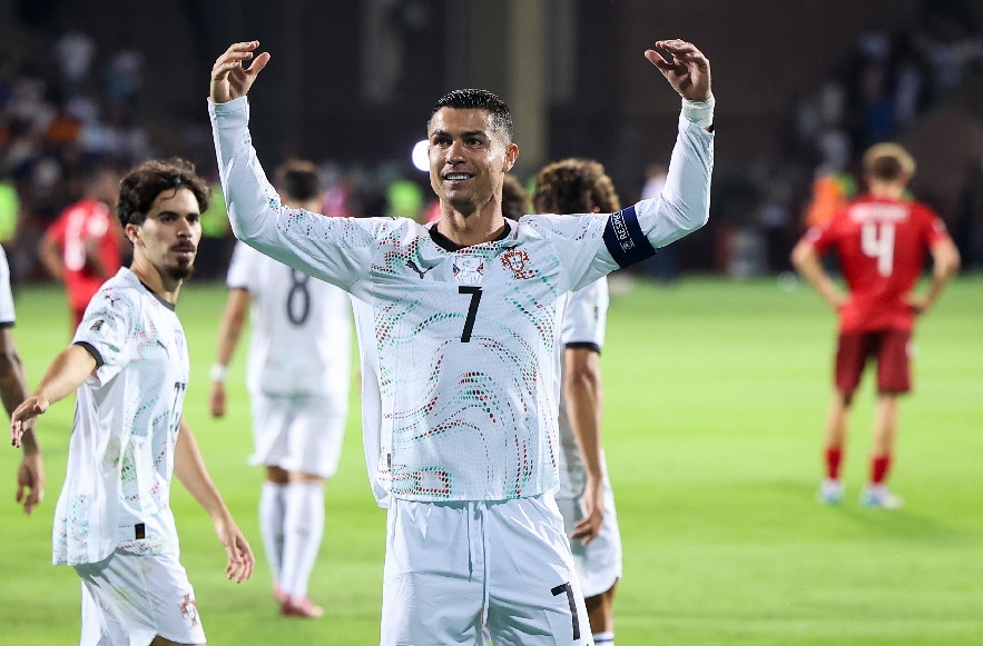 Cristiano Ronaldo marcó doblete y sigue rumbo a los 1000 goles