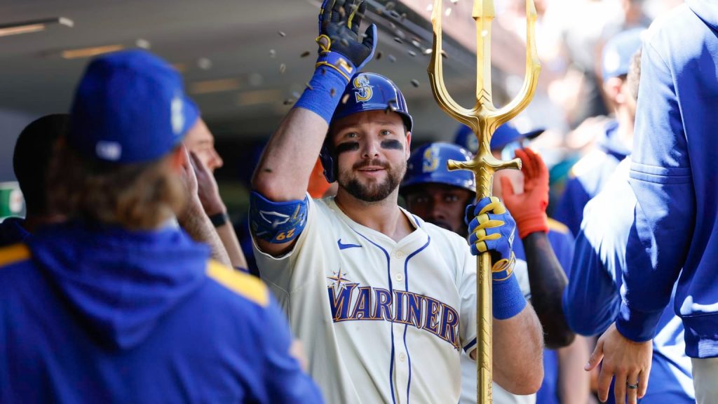 Raleigh fija marca para catchers e iguala récord de jonrones de Mantle 
