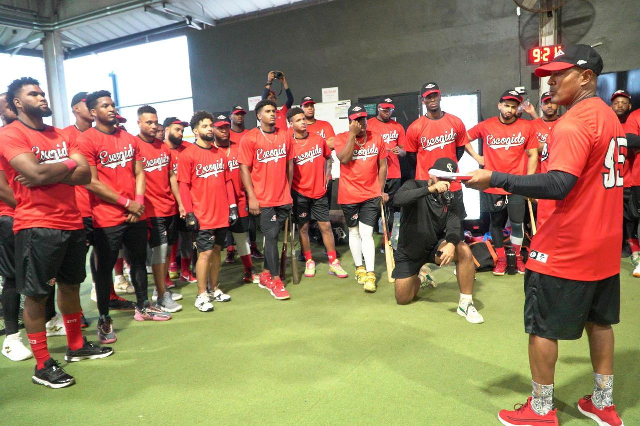 Leones del Escogido abren sus prácticas apuntando al bicampeonato Leones del Escogido abren sus prácticas apuntando al bicampeonato