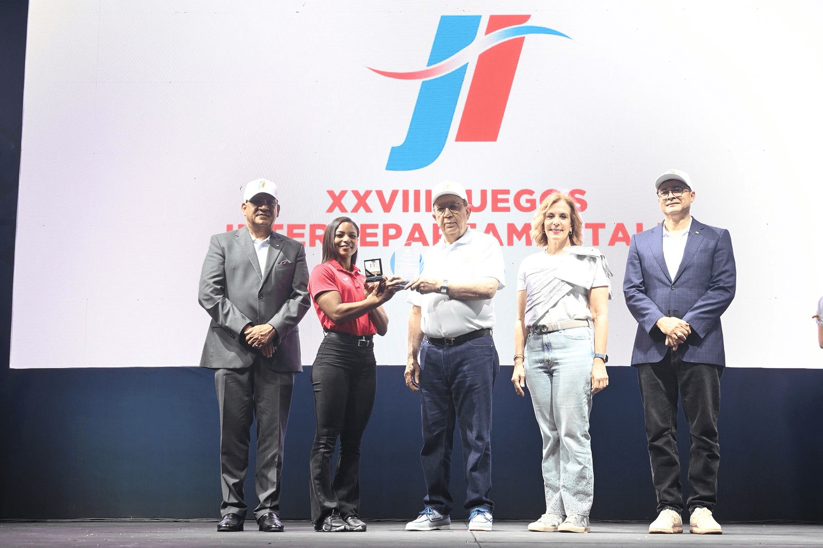 BCRD inaugura sus XXVIII Juegos Interdepartamentales con dedicatoria a Beatriz Pirón