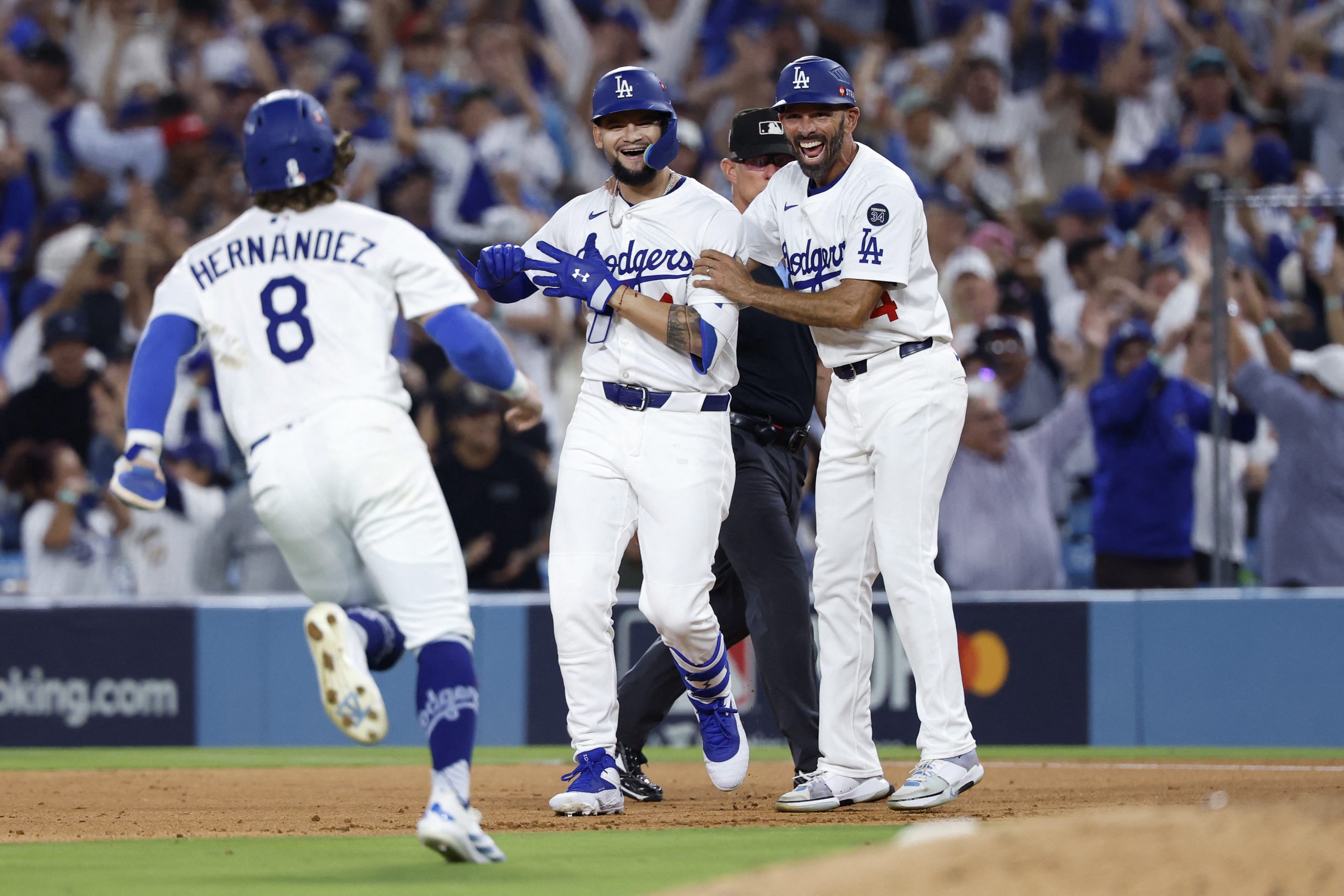 ¡Tremendo error! Dodgers avanzan a la Serie de Campeonato tras fallo del lanzador de los Filis ¡Tremendo error! Dodgers avanzan a la Serie de Campeonato tras fallo del lanzador de los Filis