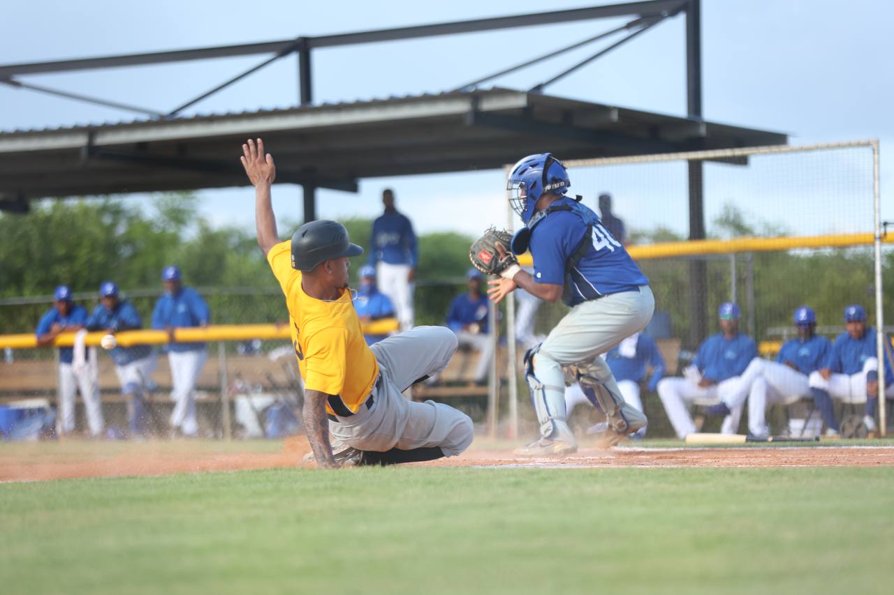 Licey y Águilas empatan en vibrante duelo de pretemporada en Guerra Licey y Águilas empatan en vibrante duelo de pretemporada en Guerra