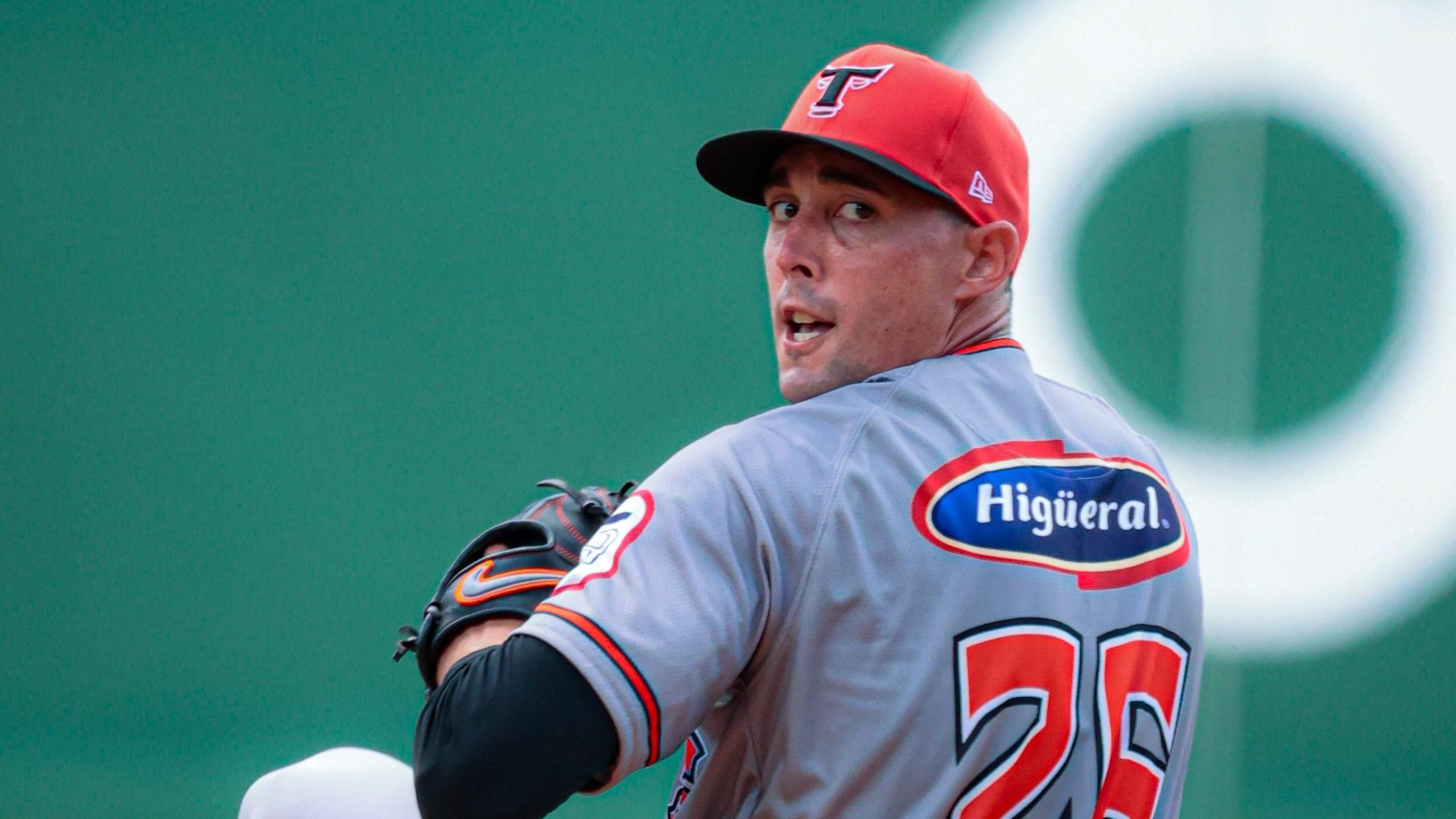 Águilas frenan al Licey, Estrellas siguen invictas y Toros hunden más al Escogido Águilas frenan al Licey, Estrellas siguen invictas y Toros hunden más al Escogido