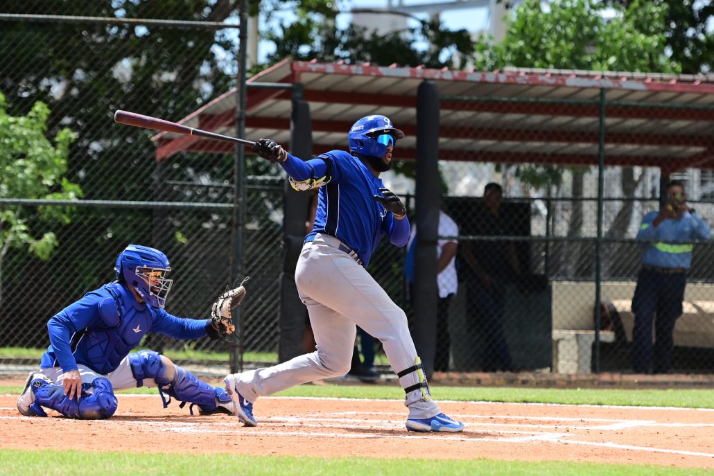 Licey afina su maquinaria en Guerra con partido interescuadras Licey afina su maquinaria en Guerra con partido interescuadras