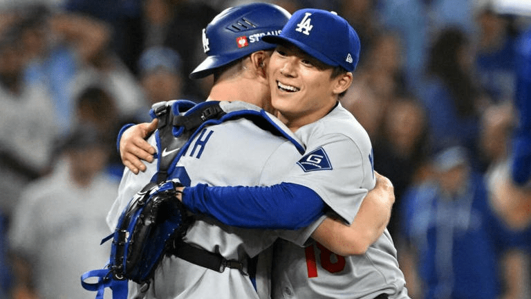 Yoshinobu Yamamoto, con primer partido completo en Serie Mundial desde 2015, conduce a los Dodgers