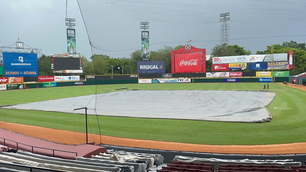Suspenden juego entre Gigantes y Águilas por mal estado del terreno