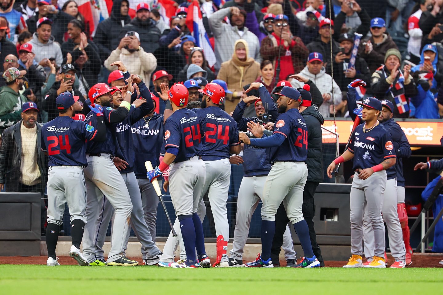 Triunfo criollo: RD derrota 6-2 a Puerto Rico en jornada histórica en el Día de Leyendas Triunfo criollo: RD derrota 6-2 a Puerto Rico en jornada histórica en el Día de Leyendas