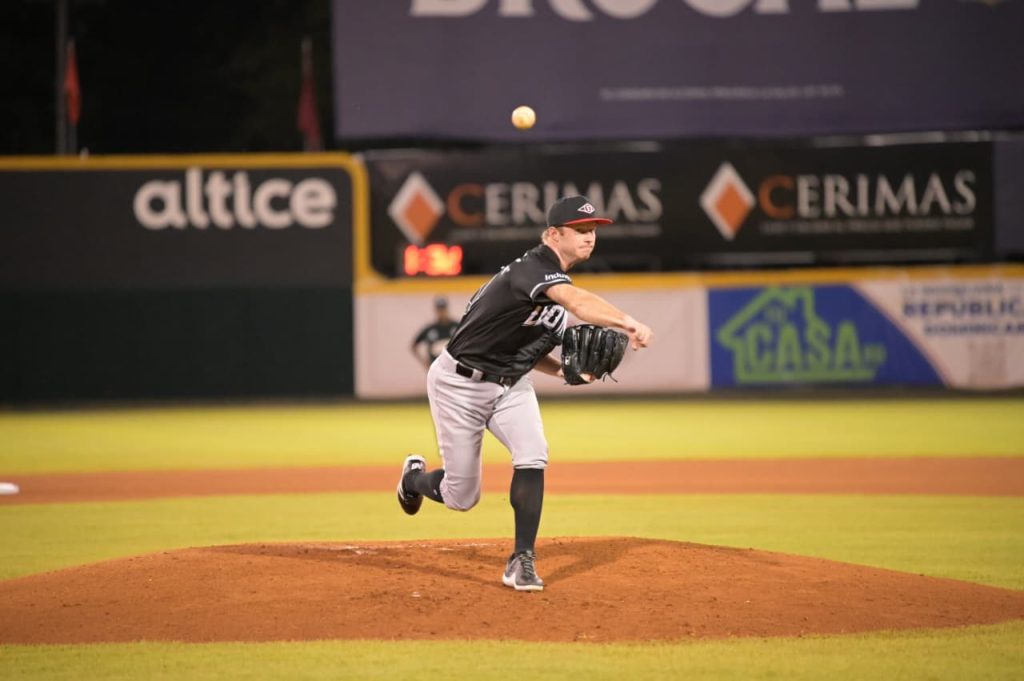 Leones ganan segundo partido de doble cartelera a Gigantes