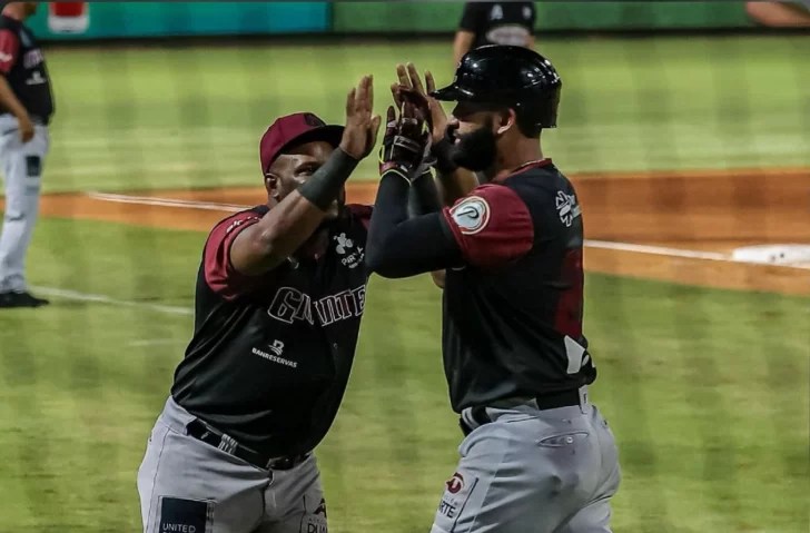 Estrellas rompen racha de ocho derrotas con triunfo sobre el Licey y Gigantes ganan a Toros
