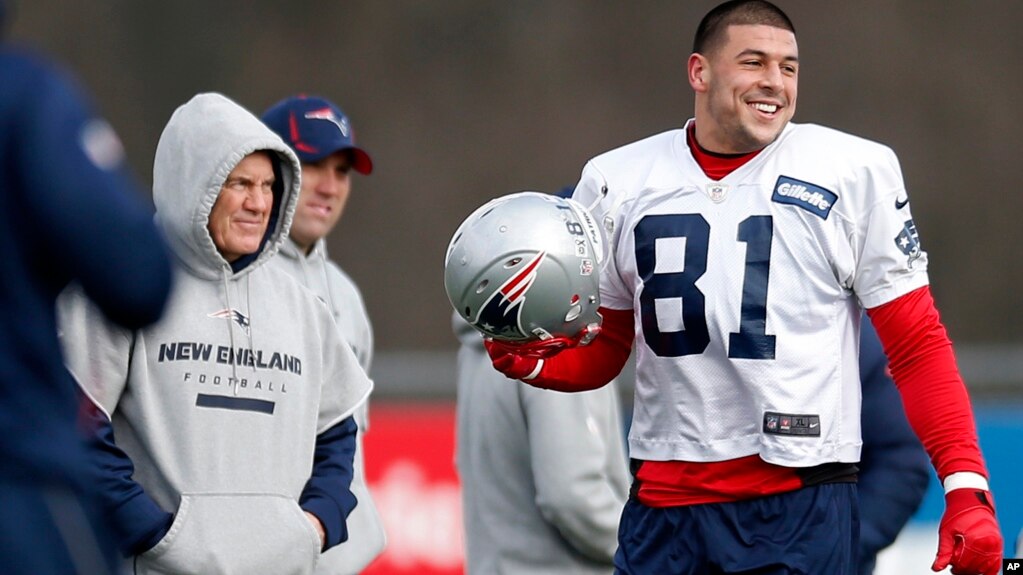 Exestrella de la NFL es extraditado a EEUU por intento de asesinato