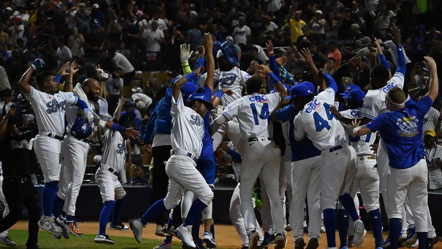 Mel Rojas Jr. rompe mala racha del Licey con un grand slam ante las Águilas Cibaeñas