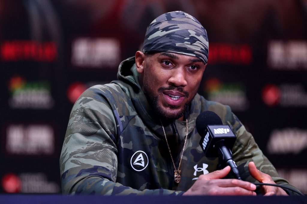 El boxeador Anthony Joshua, herido en un accidente de tráfico en Nigeria