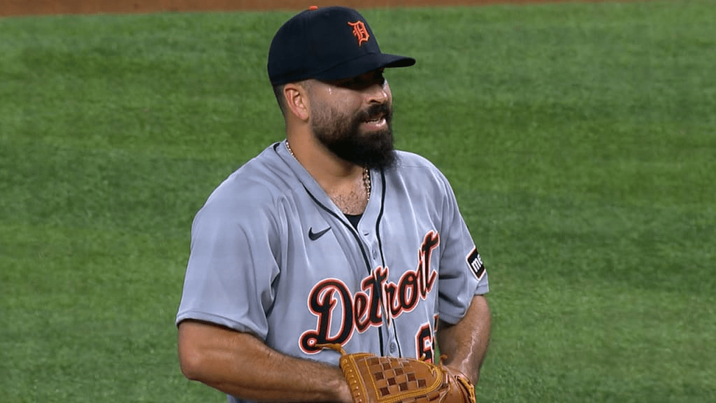 Los Leones anuncian la contratación del lanzador José Urquidy